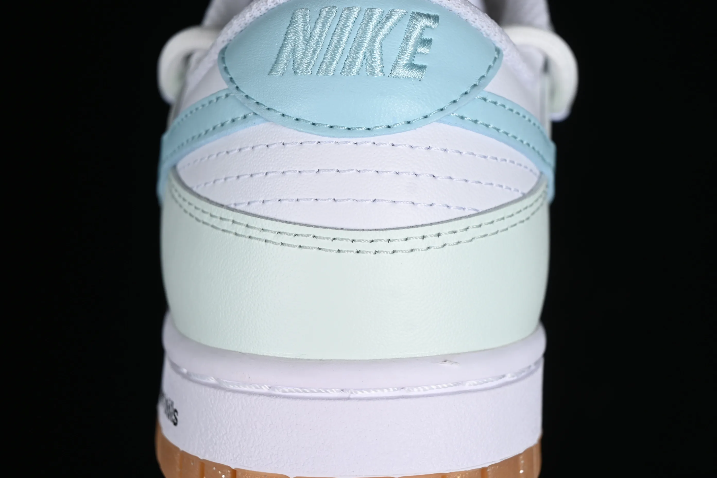 All categories Nk SB Dunk series Nk SB Dunk Low low-top sneakers Nk Dunk Low bubble sea salt fresh white and blue simple SB low-top casual sneakers FD9922-151